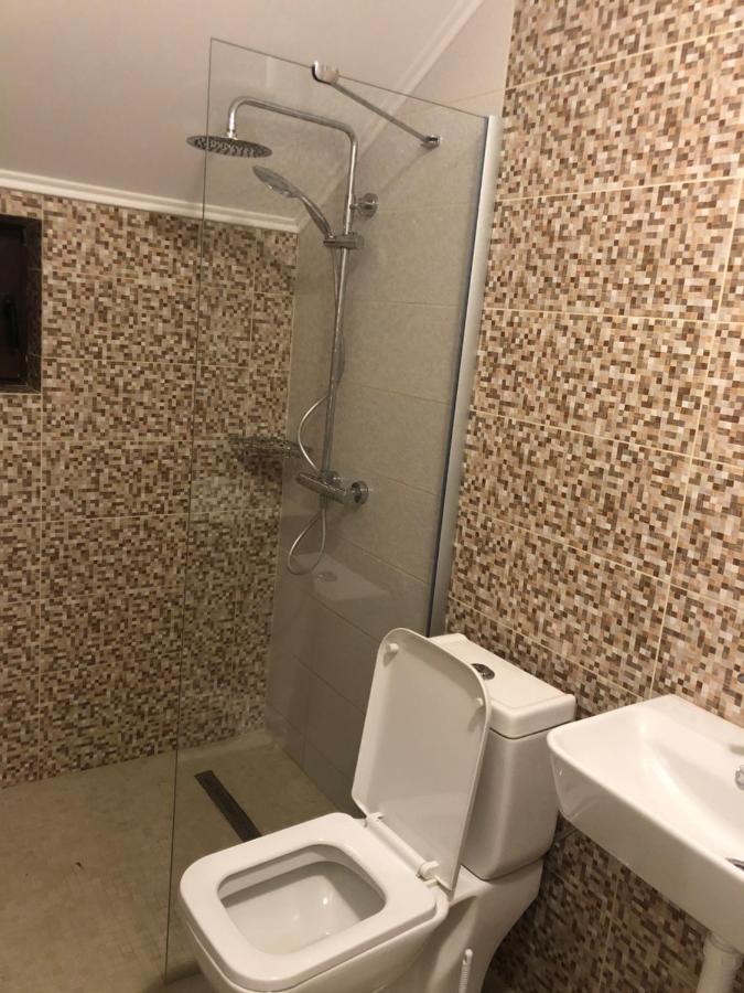 Hotel New House à Curtea de Argeş Extérieur photo